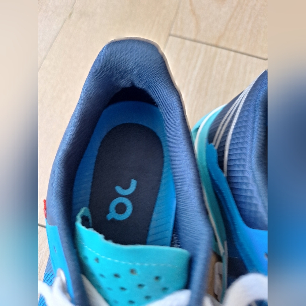 On Cloud Woman Size 7 Cloudflow Malibu Curacao Blue Running Shoes - Picture 6 of 14